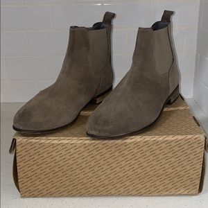 UO Chelsea boots